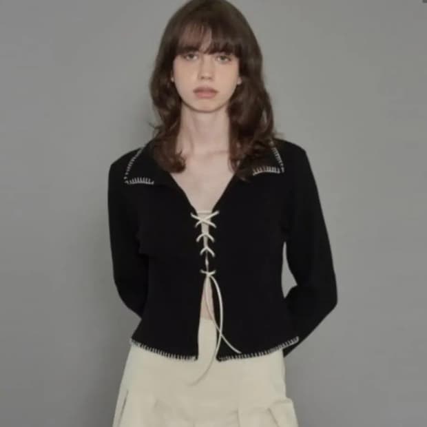 다이애그널 레이스 업 스티칭 가디건(안유진 가디건)
