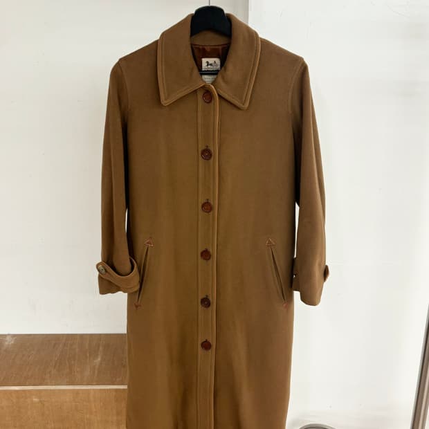 셀린느 카멜 울 맥코트