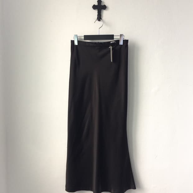 Glossy long skirt