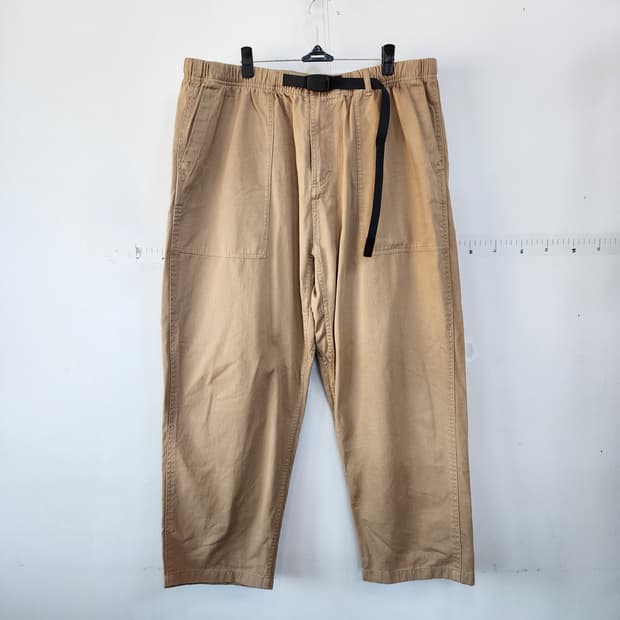 그라미치 베이지 벨트 면바지