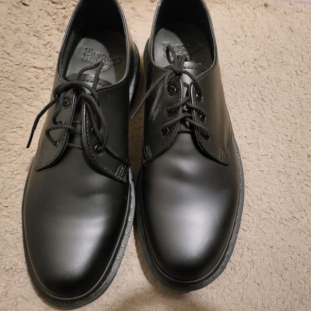 닥터마틴 1461 모노 uk8 eu42