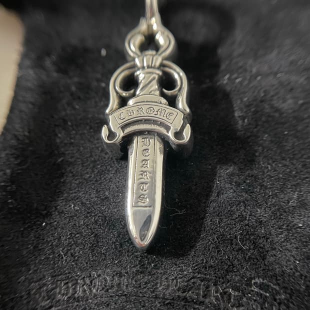 크롬하츠 더블대거 펜던트