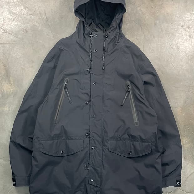 뉴발란스 X 이스트로스 고어택스 바람막이