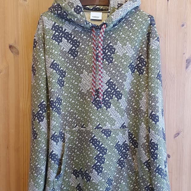 100.버버리 모노그램 카모후드티