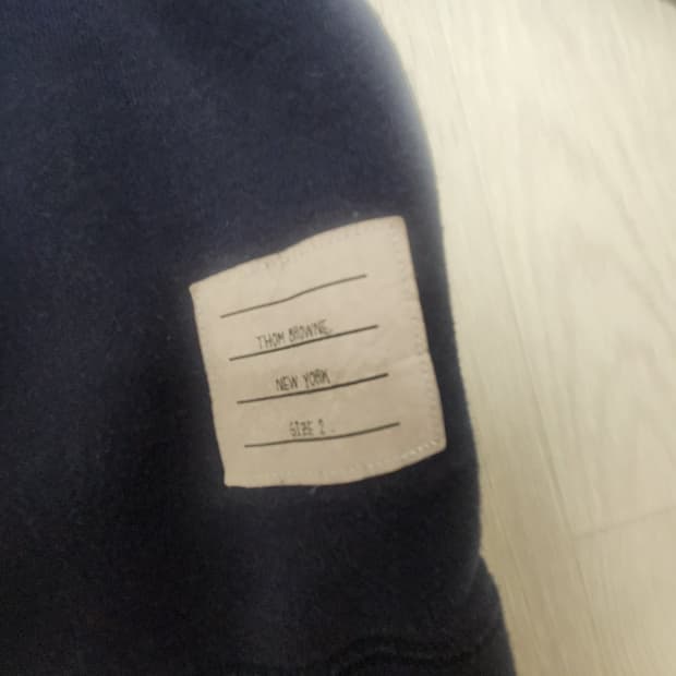 톰브라운 맨투맨 네이비
