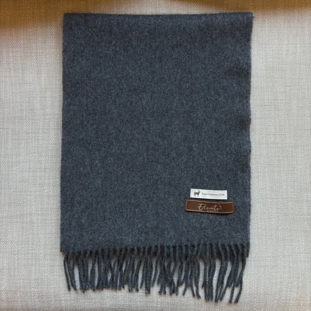 엘렘토(Elemto) 브랜드의 퓨어 캐시미어 100% 머플러 그레이