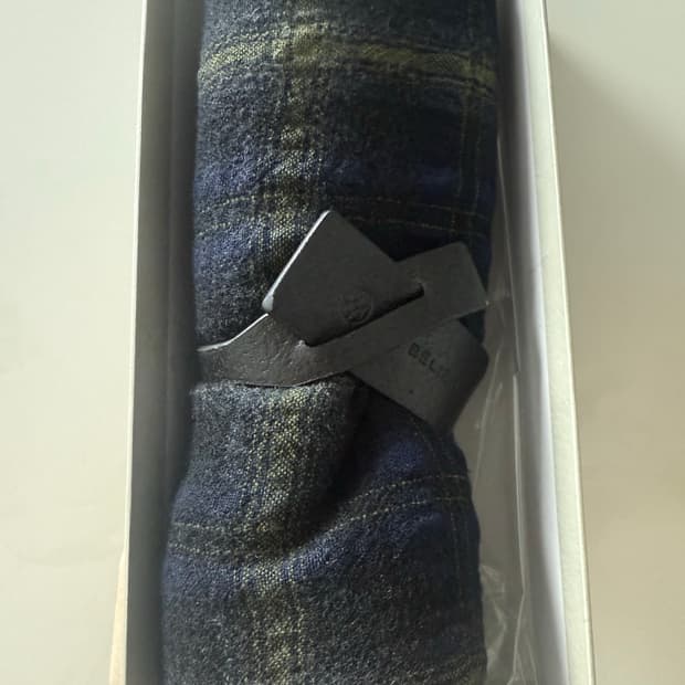 벨리에 시티 그리드 머플러 네이비 체크판매