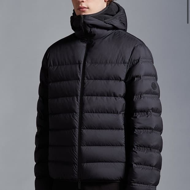 [새상품] 몽클레어 ARROUX 경량 패딩