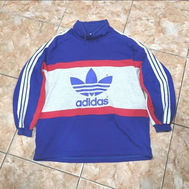 90년대 아디다스 빅로고 스웻셔츠?