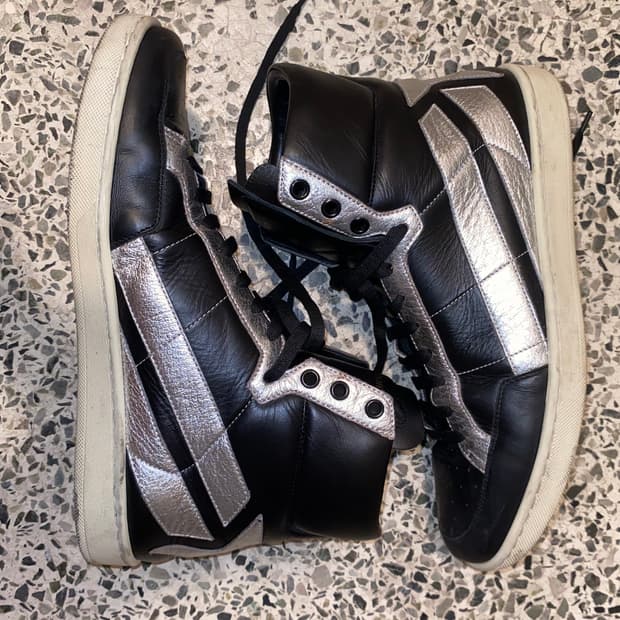 생로랑 스타 하이탑 스니커즈