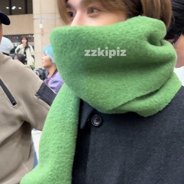 유니클로 수플레 얀 청키스톨 그린