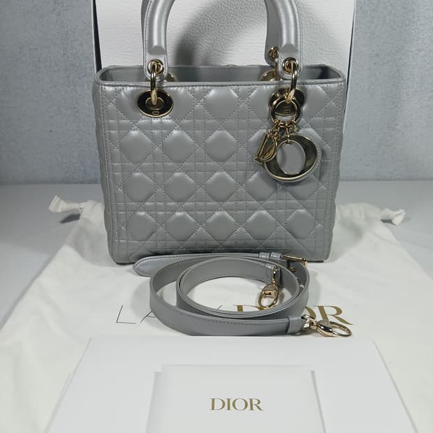 디올 레이디 토트백 미듐 M0565OBDU