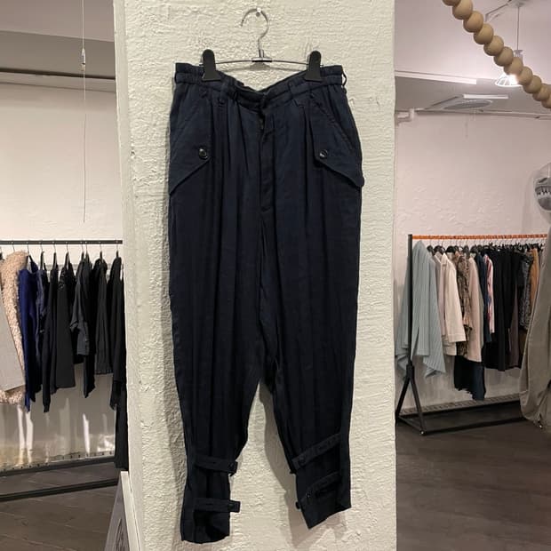 요지야마모토 밑단 스트랩 팬츠