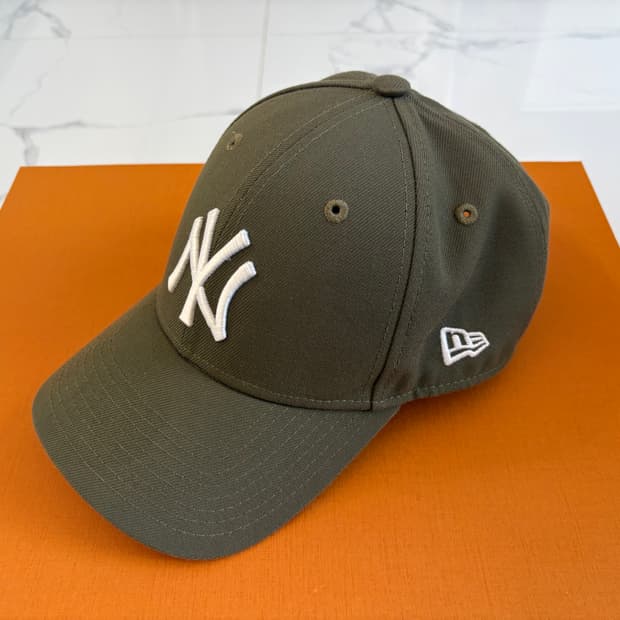 뉴에라 볼캡 카키