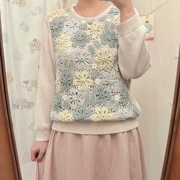 모티브 플라워 니트