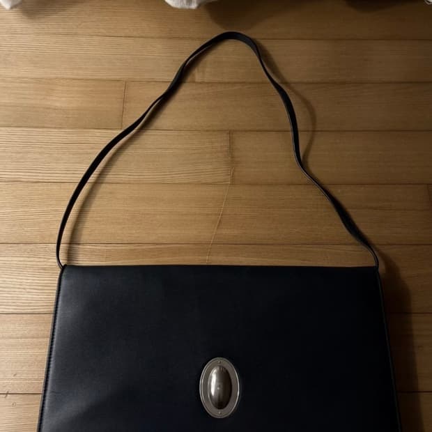 Celine-Oval Clutch Bag (오발 클러치백)