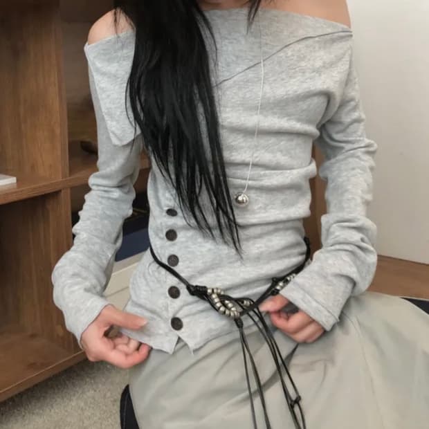 투웨이 오프숄더 언발 단추 티셔츠