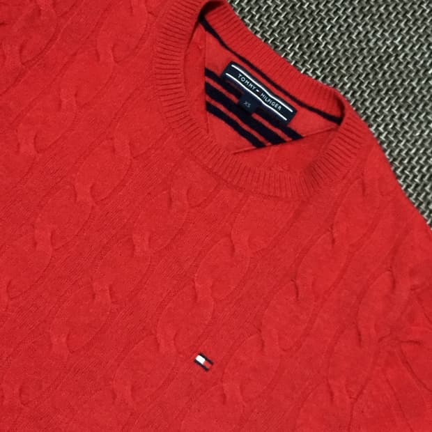 타미힐피거 레드 케이블 니트