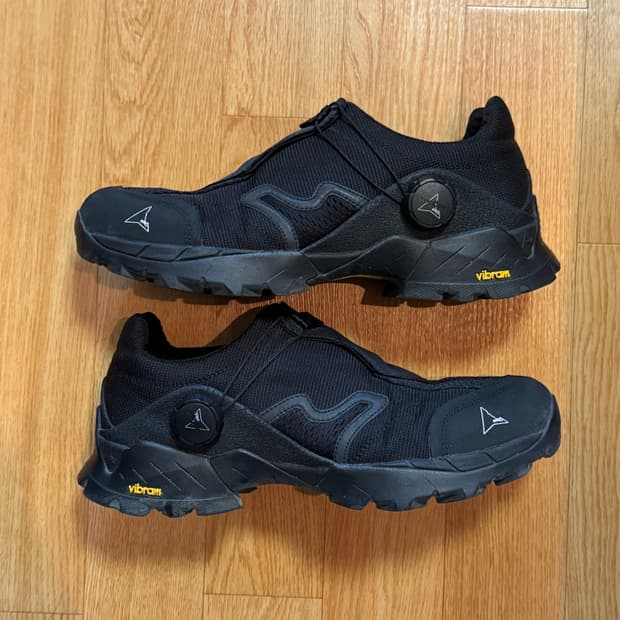 로아 하이킹 미나르 블랙 42