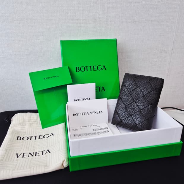 보테가베네타 인트레치아토 플랩카드지갑