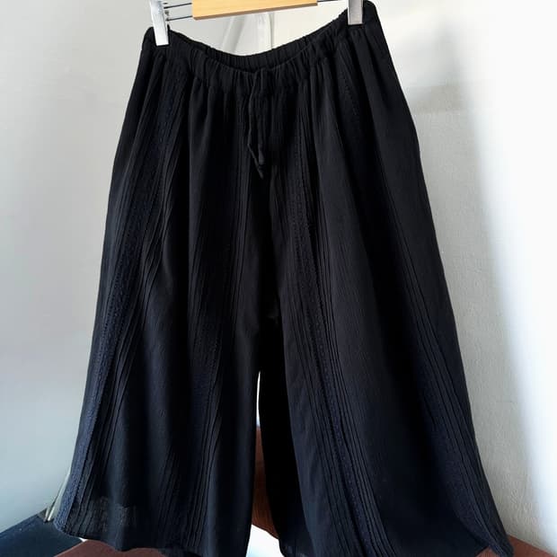 Natural cotton 3/4 panel gaucho pants
