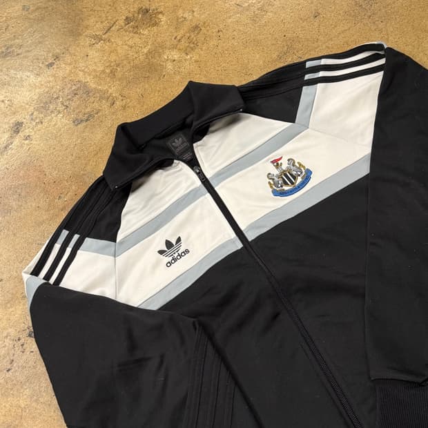 아디다스 뉴캐슬 올드스쿨 흰검 블랙 화이트 트랙탑 져지