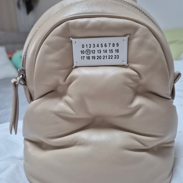 매종마르지엘라 글램슬램 백팩 베이지