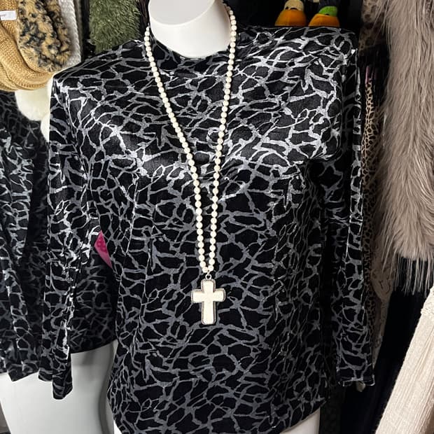 고스 펑크 공겜여주 레오파드 벨벳목티