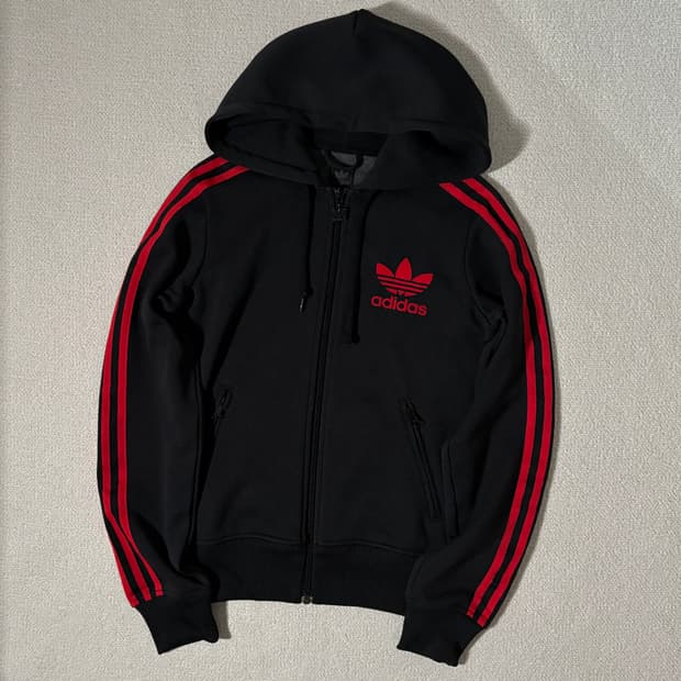 아디다스 올드스쿨 빅로고 검빨 후드 플락 트랙탑 져지
