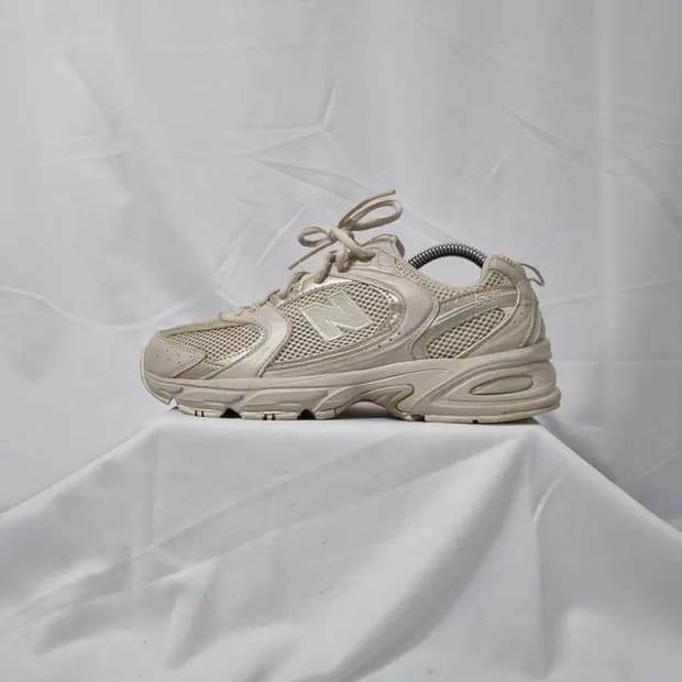 255 뉴발란스 530 크림 베이지 런닝화 스니커즈