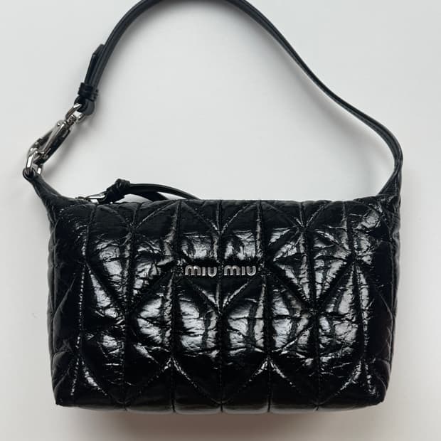 미우미우 마테라쎄 스피릿 시레백 토트백