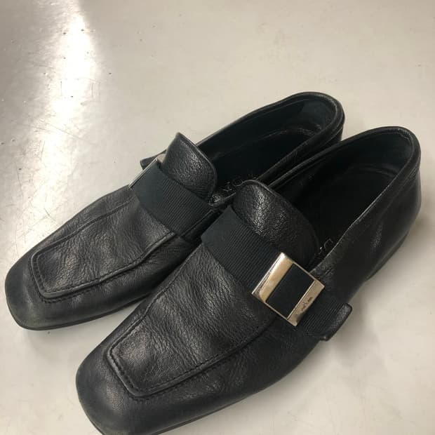 Prada 플랫 버클 로퍼 uk7