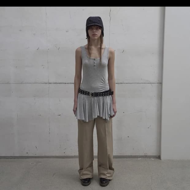 LCDC FRILL SLEEVELESS TOP (GREY)