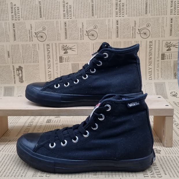 반스 올블랙 여성하이탑235