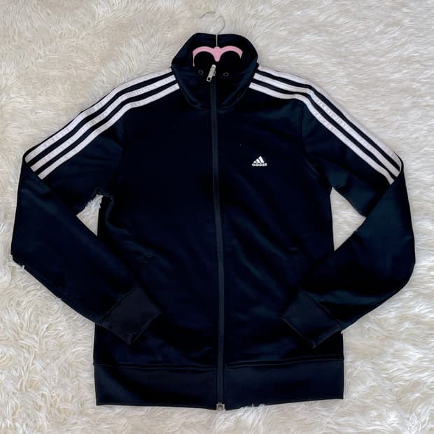 딱붙핏 아디다스 흰검 트랙탑