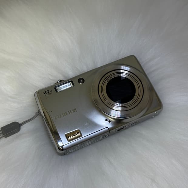 후지필름 파인픽스 f70exr