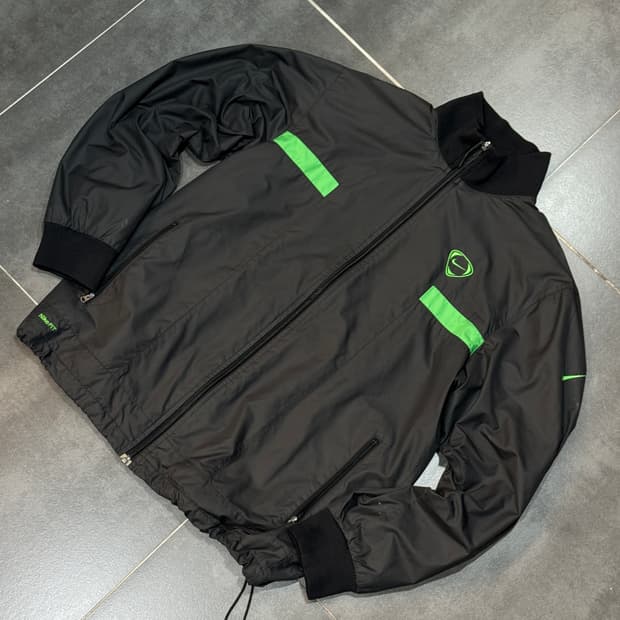 NIKE fitstorm 윈드브레이커