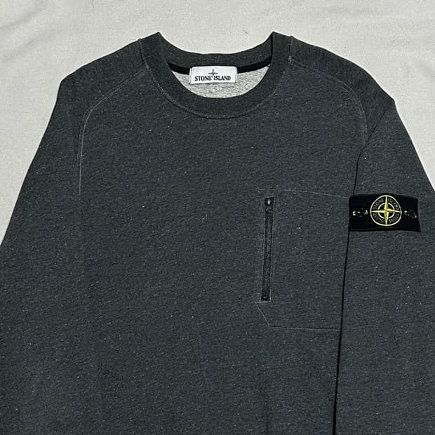 95 스톤아일랜드 챠콜 그레이 포켓 맨투맨