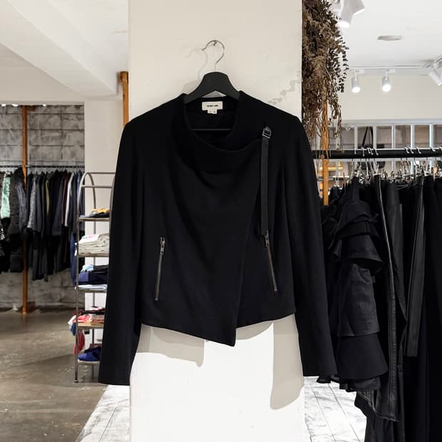 헬무트랭 블랙 울 스트랩 자켓