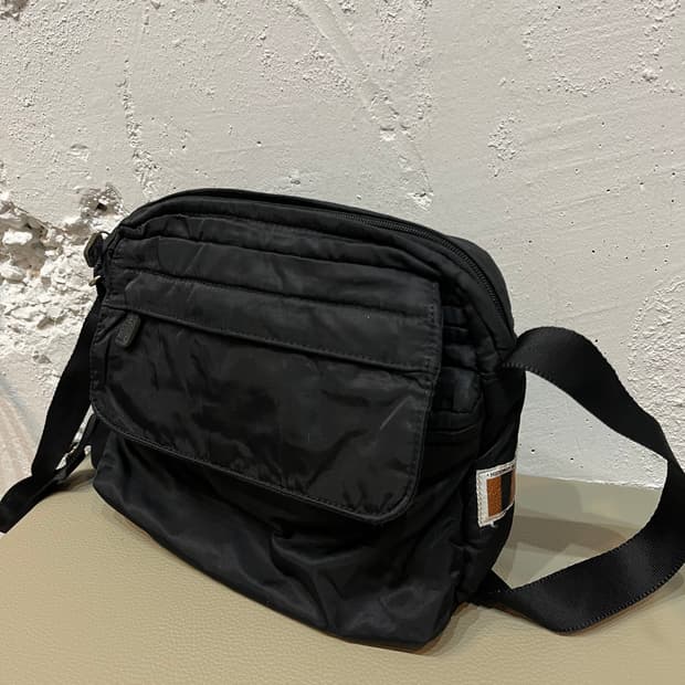 히로코 코시노 크로스백