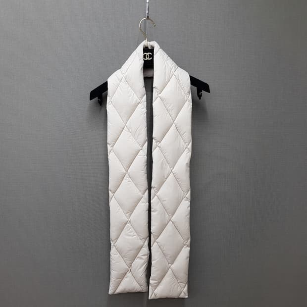 한섬 EQL 다이아 퀼팅 구스 다운 머플러