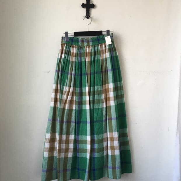 Check pattern skirt
