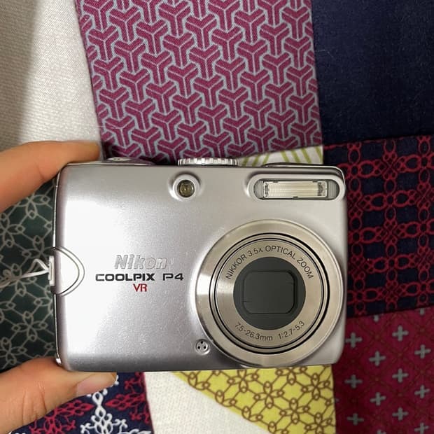 니콘쿨픽스 p4