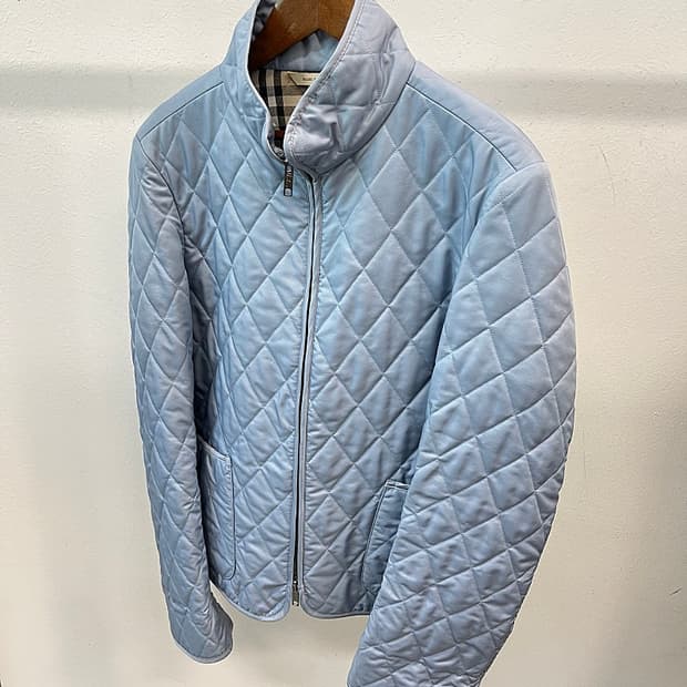 여) 버버리 스카이블루 퀼팅집업 