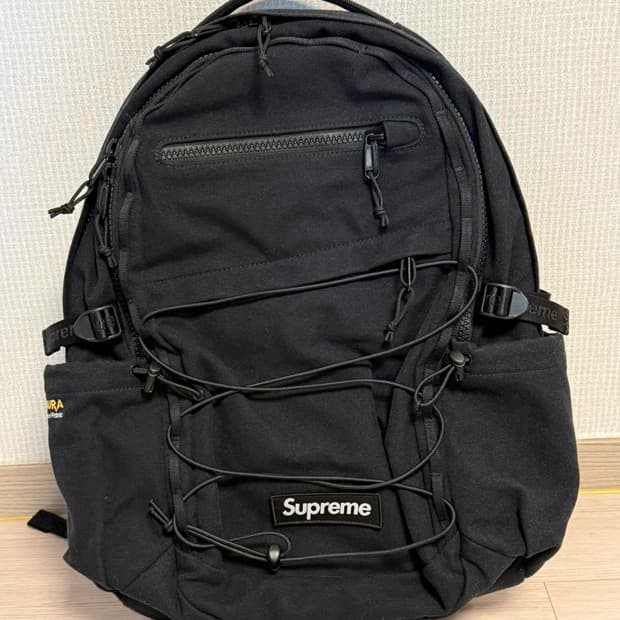 25ss슈프림 백팩 팝니다...