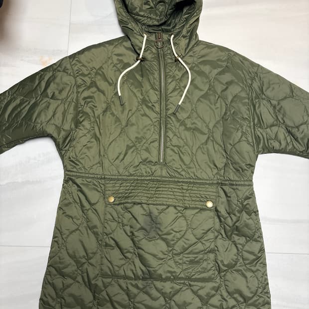 바버 알렉사청 퀄티드 후드 원피스