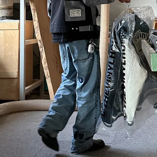 EMBROIDERY REGULAR JEANS