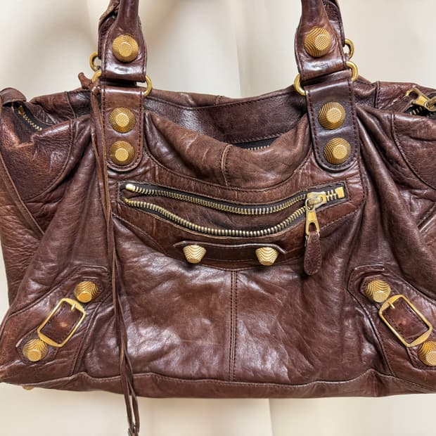 발렌시아가 모터백 파트타임(라지) 브라운