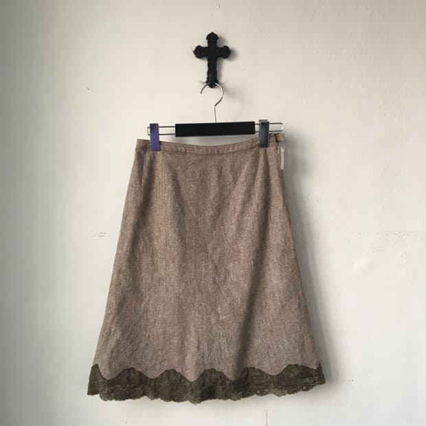 Lace trimming skirt