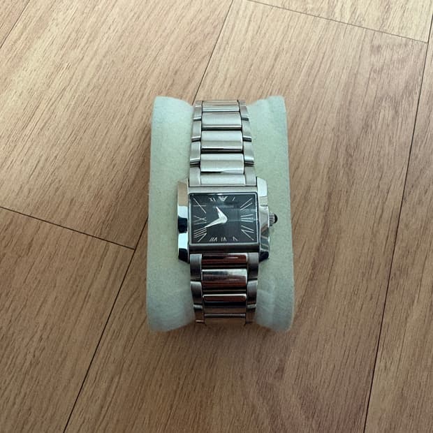 아르마니 AR5695 메탈 스퀘어 여성 시계